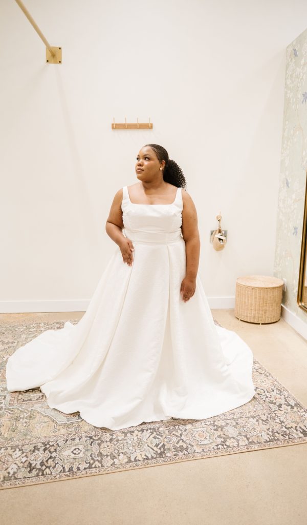 fitted lace wedding dress Classic Plus Size Cap Sleeves Wedding Dresses Charming O-Neck Backless Bride Gowns Robe de mariée Custom Made 2024, Ivory / 18w